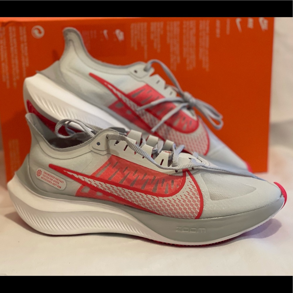 Women’s Nike Zoom Gravity size 8